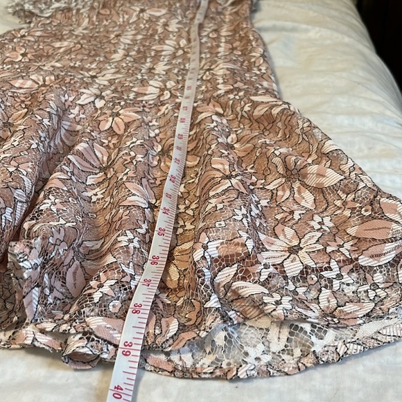 Aizhe Floral Lace Dress - Picture 11 of 13